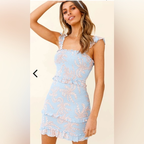 SAINTS & SECRETS
Soleil Ruffle Strap Shirred Dress Leaf Print Blue size med - Picture 5 of 15